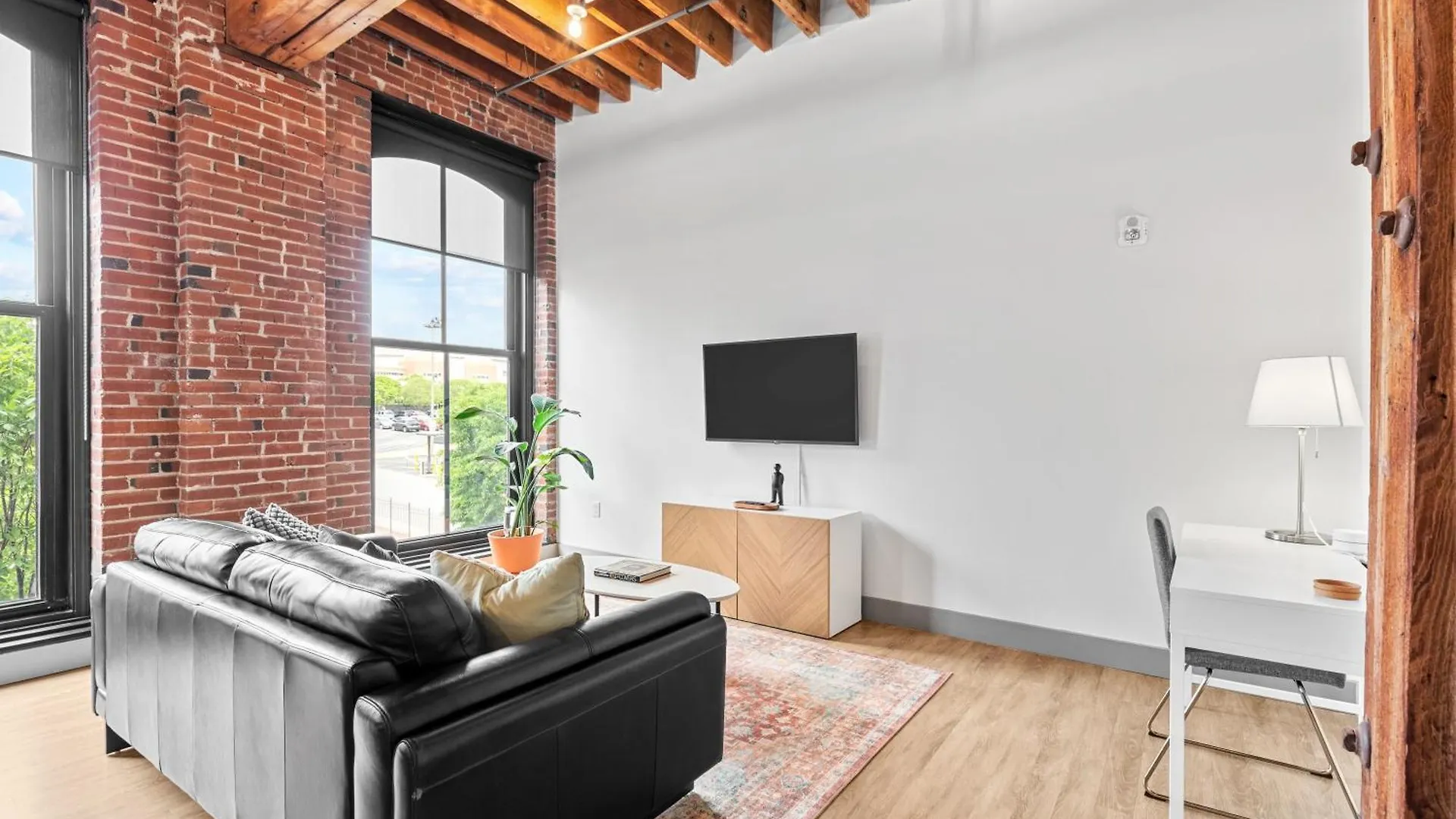 5 Star Riverfront Loft-Gated Parking-G201 Saint Louis